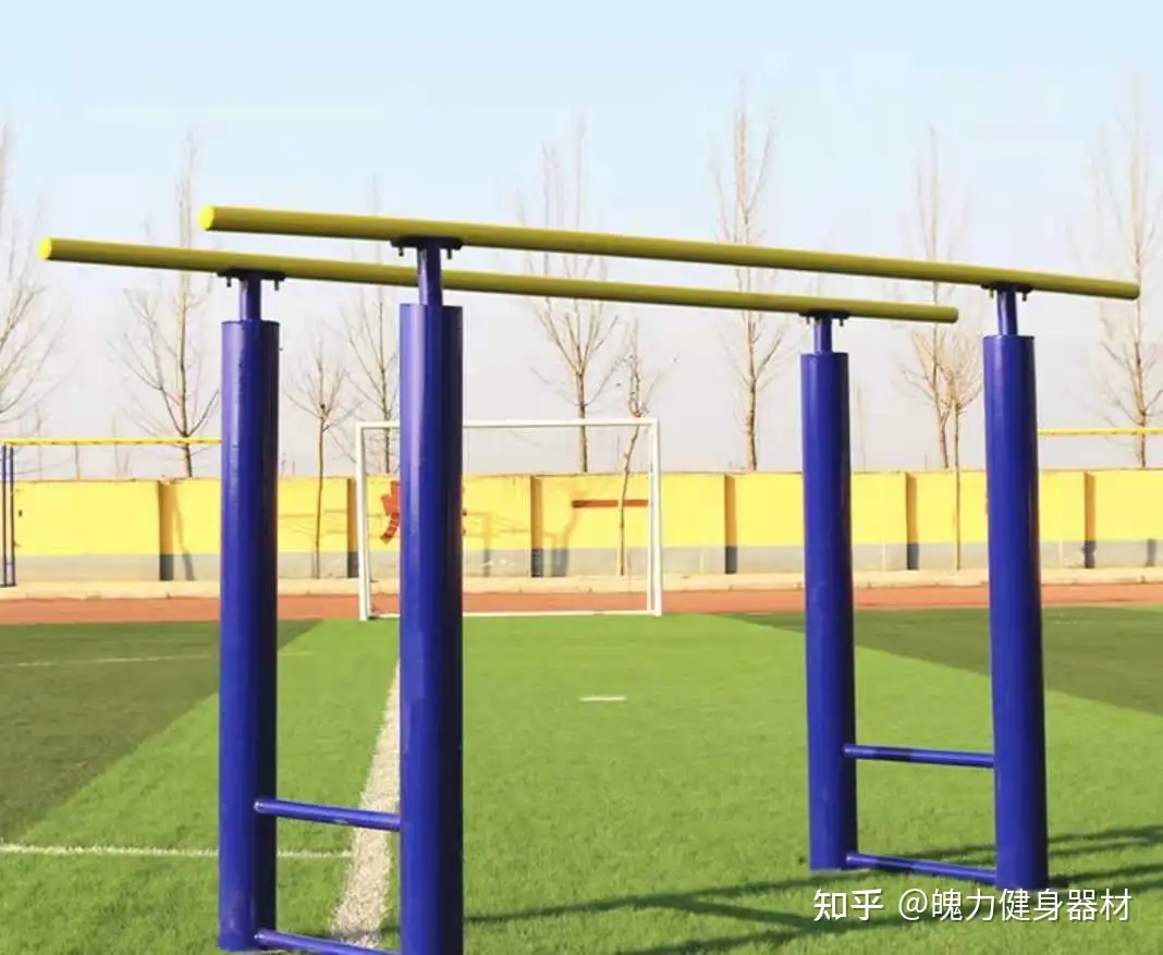 乐鱼体育：室内健身颈椎操夫妻做